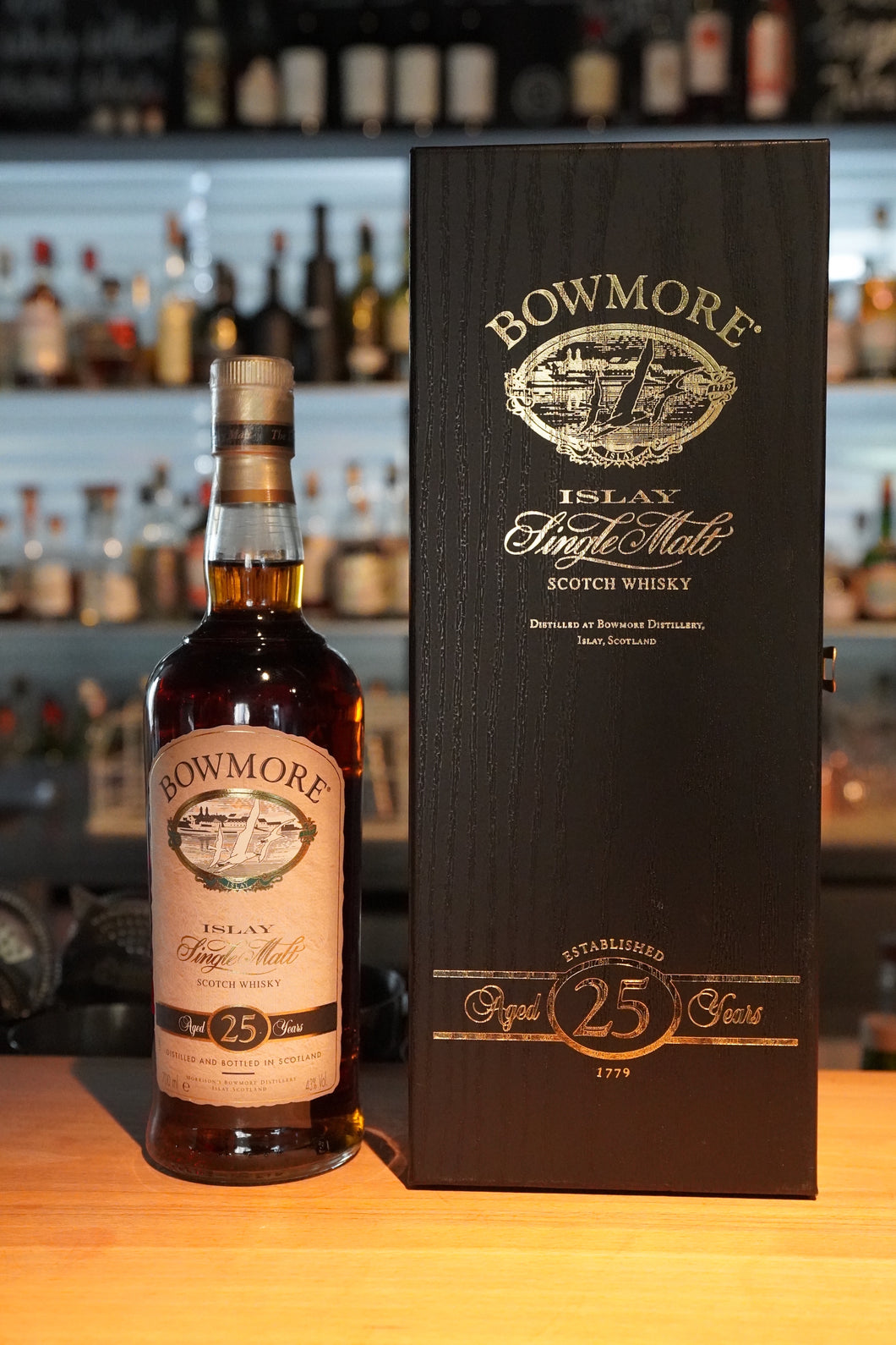 Bowmore 25 Years old presentation